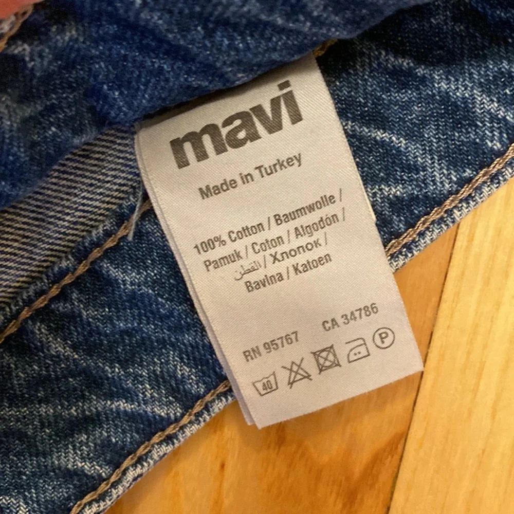 Mavi Gina Jean Shorts - Picture 4 of 5